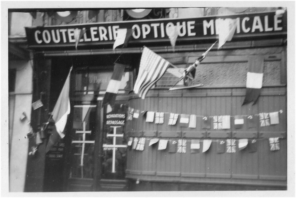 La nouvelle boutique après la Libération, 1945